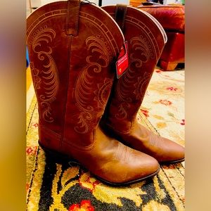 Woman’s size 11 Ariat cowboy boot. Still in box. Worn for 1 hour